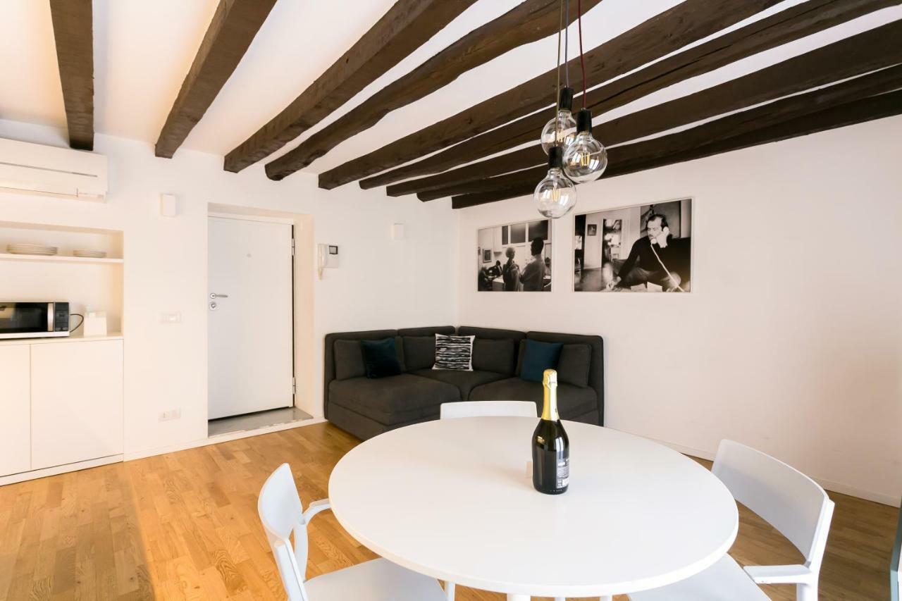 Milano Apartments Mortara Exteriör bild